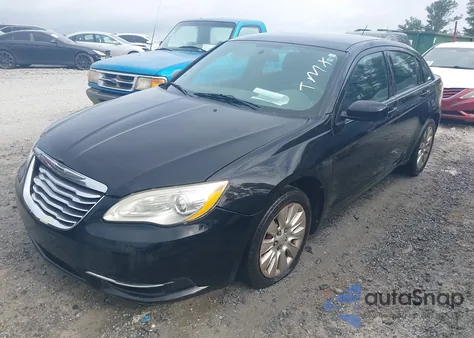 2012 Chrysler 200 Lx z USA, uszkodzony, nr VIN 1C3CCBAB6CN105489